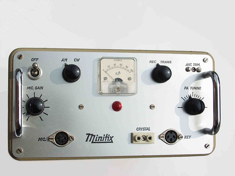 Datei:2m AM-CW-Sender Minitix Frontplatte mod.jpg