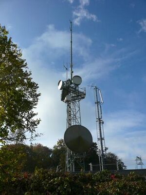 OE9XFR Mast01.jpg